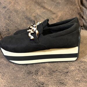 Volatile Women's Harding Loafer size 7.5